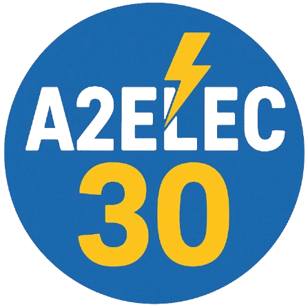 Logo A2ELEC 30. Un cercle bleu avec le texte vert A2ELEC intégrant un éclair jaune, et le nombre 30 en jaune.